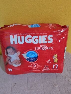 Huggies Little Snugglers Red Baby Diapers - Pack of 24